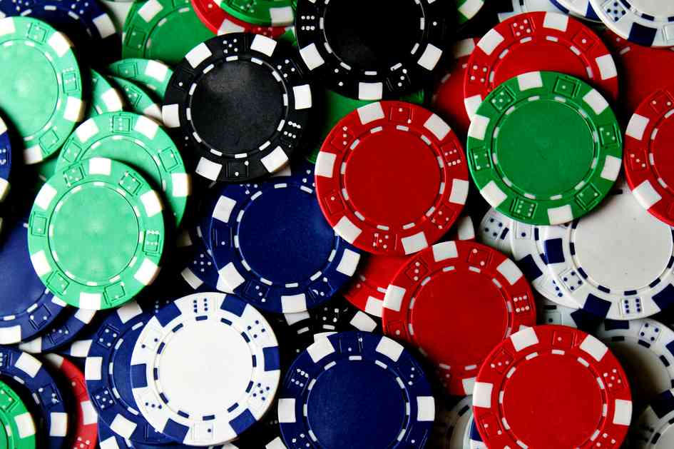 How Casino Games Evolved from Offline to Online